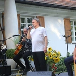 Koncert pod lipą