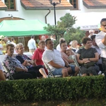 Koncert pod lipą