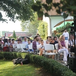 Koncert pod lipą