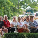 Koncert pod lipą