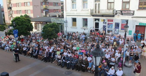 Ciechanów. "Polskie kwiaty" na Warszawskiej
