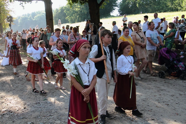 Procesja Zaśnięcia NMP w sanktuarium pasyjno-maryjnym w Kalwarii Zebrzydowskiej 2024