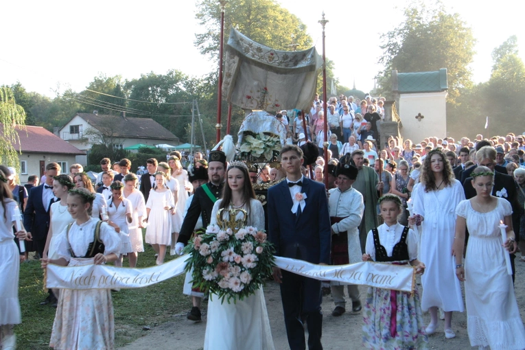 Procesja Zaśnięcia NMP w sanktuarium pasyjno-maryjnym w Kalwarii Zebrzydowskiej 2024