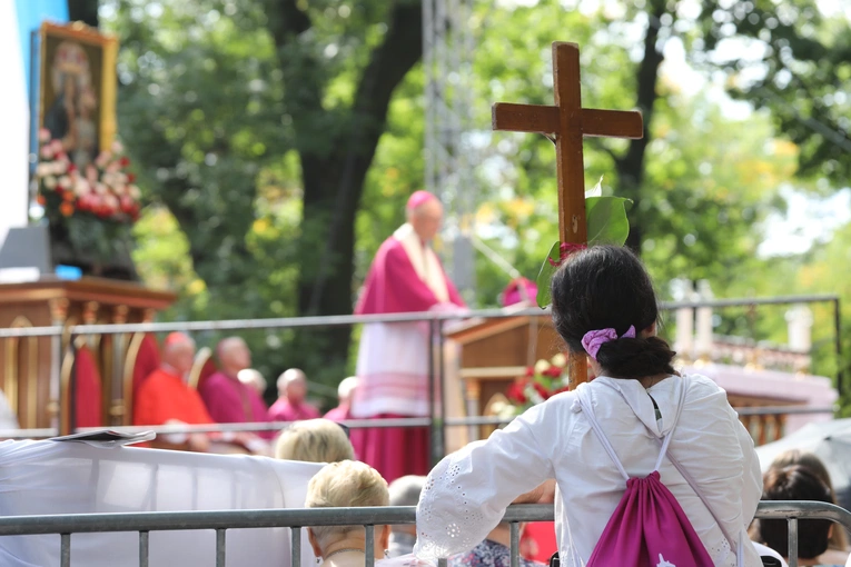 Pielgrzymka kobiet do Piekar część 1
