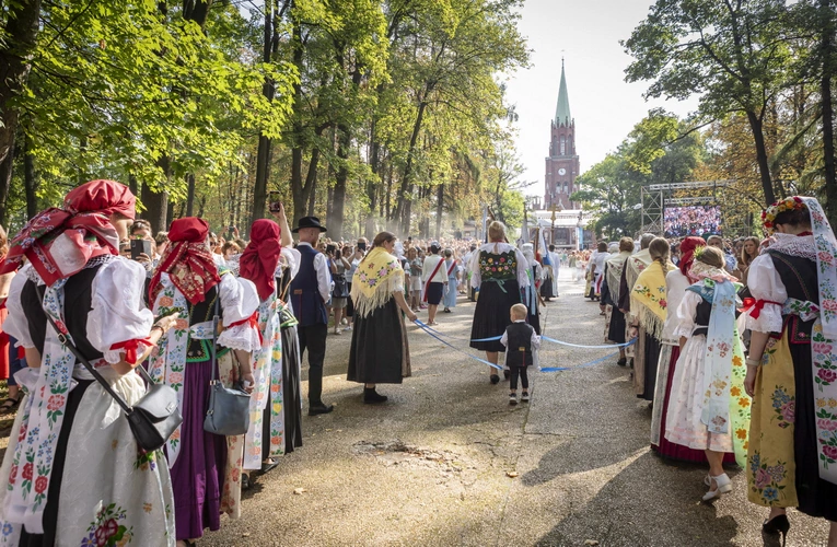 Pielgrzymka kobiet do Piekar część 2