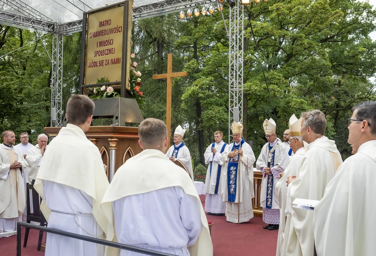 Pielgrzymka kobiet do Piekar część 2