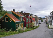 Norwegia i Finlandia – ziemie ciszy i spokoju. Co mówi echo wojennych historii?