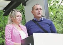 Świadectwo wiary w domowym ognisku złożyli Katarzyna i Marek ze Szczecinka.