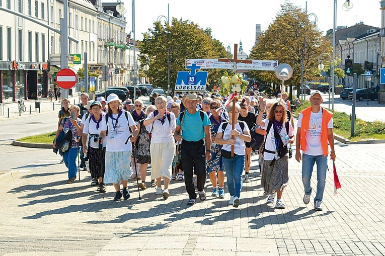 Dwunastego dnia drogi pielgrzymi doszli do Częstochowy.