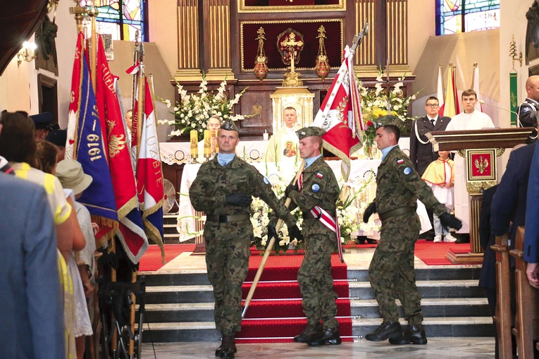 Obchody rozpoczęła Msza Święta w kościele garnizonowym.