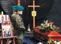 Miała 106 lat, wywodziła się z inteligenckiej, patriotycznej rodziny.