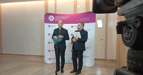 Biskupi w obronie dzieci i katechetów