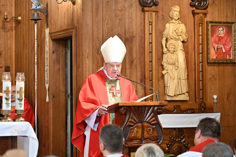 Pomnik bł. Jerzego Popiełuszki w Dębkach