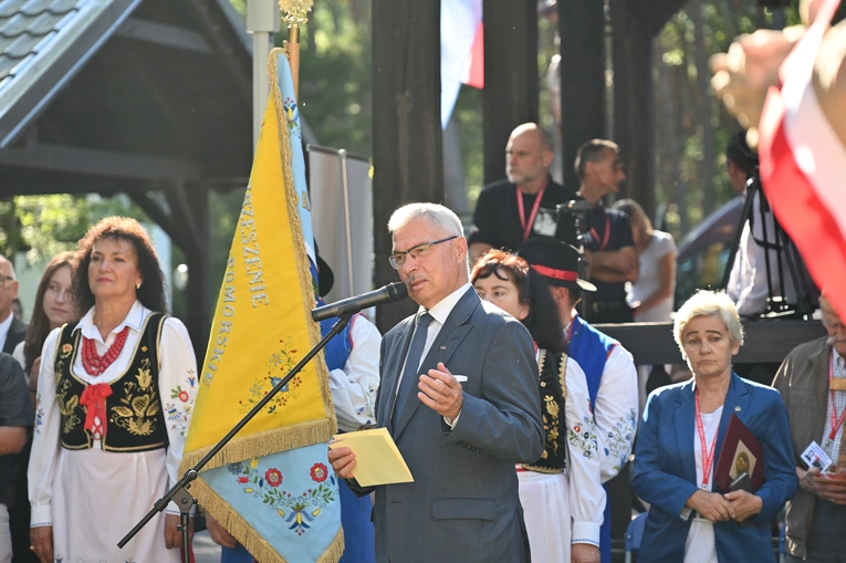 Pomnik bł. Jerzego Popiełuszki w Dębkach