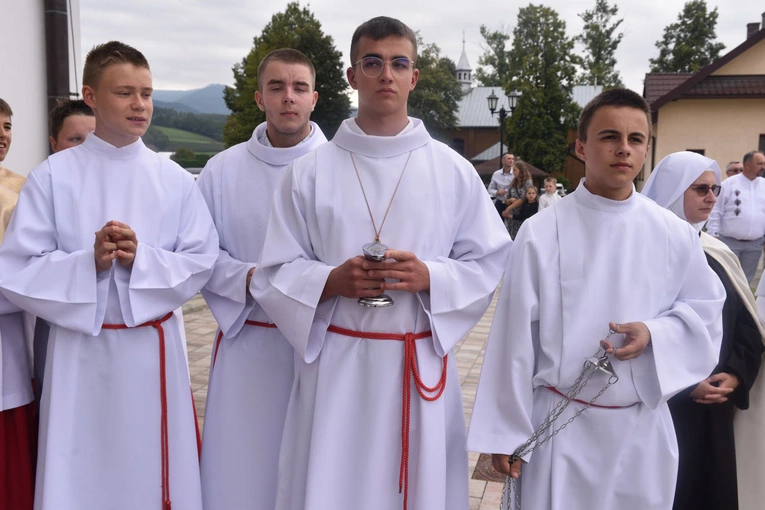 Gołkowice - relikwie św. Jana Pawła II i poświęcenie organów