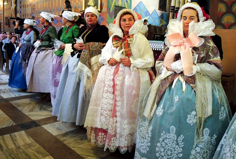 	Bogate ubrania mieszczan żywieckich będzie można podziwiać w sobotę 7 września. 