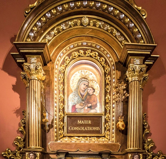 	Liczący ponad 100 lat obraz Mater Consolationis.