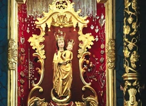 Słynąca łaskami figura Maryi.