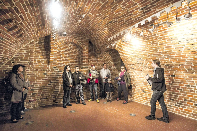 	Uczestnicy będą mieli okazję poznać zarówno istniejące, jak i nieistniejące już miejsca kultu i życia społeczno-kulturalnego związane z różnymi konfesjami.