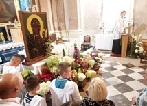 Oddają się w opiekę Matce Bożej