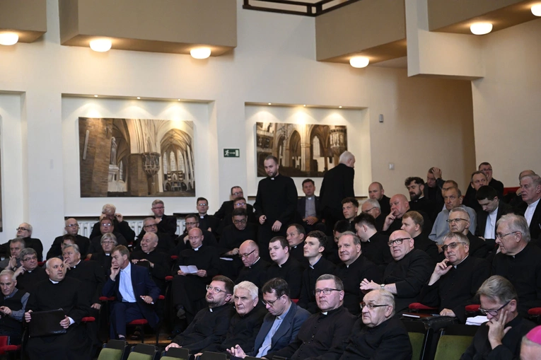 Konferencje rejonowe dla duchowieństwa