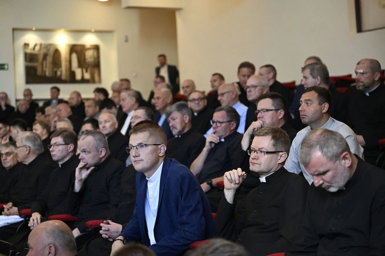 Konferencje rejonowe dla duchowieństwa