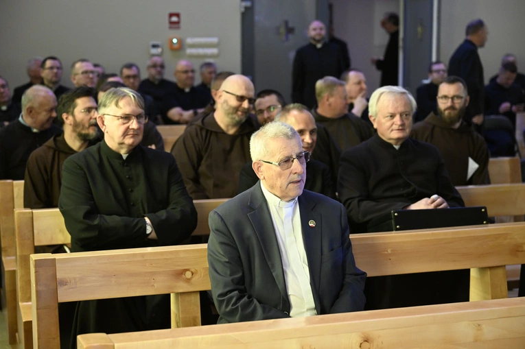 Konferencje rejonowe dla duchowieństwa