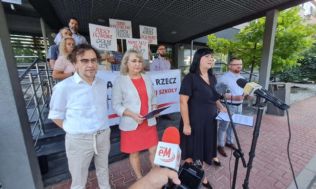 Katowice. Protest "Koalicji na rzecz Ocalenia Polskiej Szkoły"