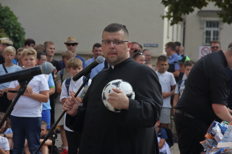 Pielgrzymka ministrantów do katedry Chrystusa Króla