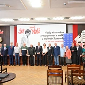 Krzyże dla bohaterów opozycji