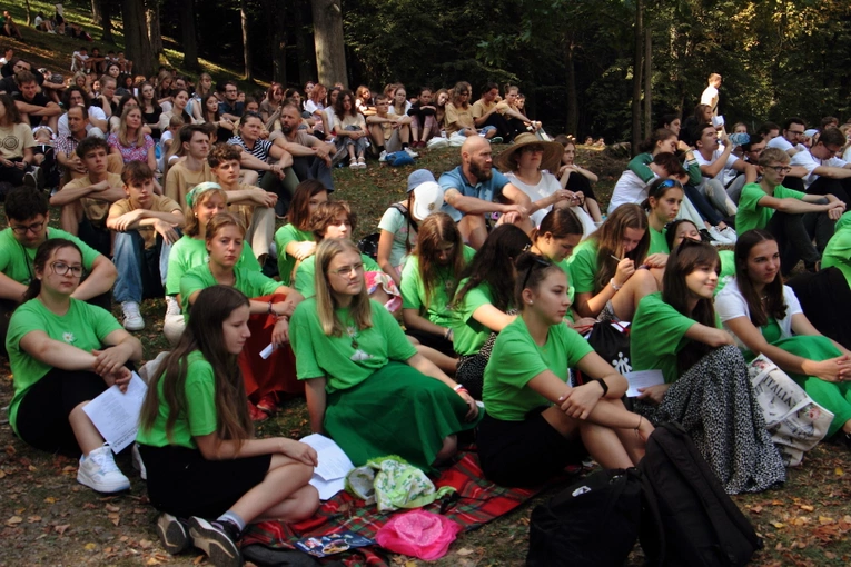 #Rekiodziękczynienie 2024 i błogosławieństwo nowych animatorówi moderatorów Ruchu Światło-Życie