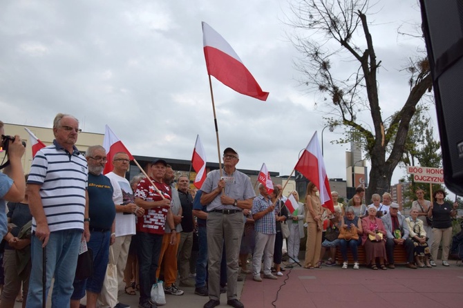 Pikieta w obronie ks. Michała Olszewskiego w Radomiu