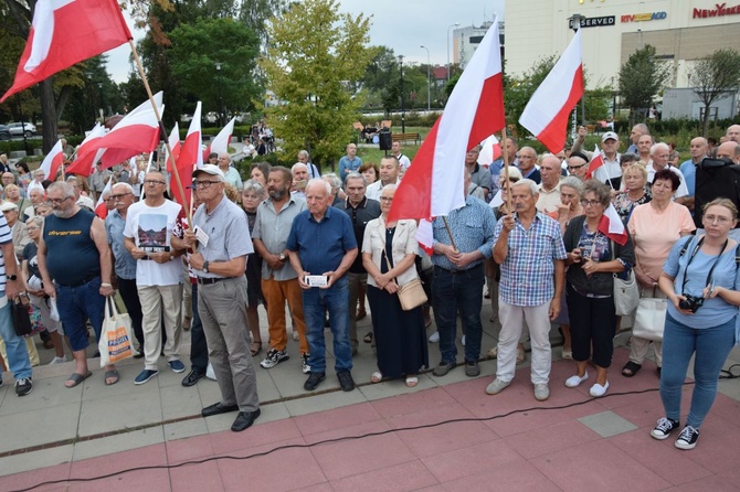 Pikieta w obronie ks. Michała Olszewskiego w Radomiu