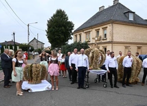 W Naczęsławicach dziękowali za kościół i plony