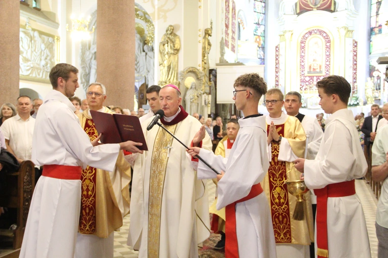 Dwie szafy organowe, 55 głosów i 3120 piszczałek