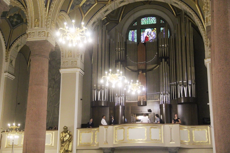 Poświęcenie nowych organów w limanowskiej bazylice