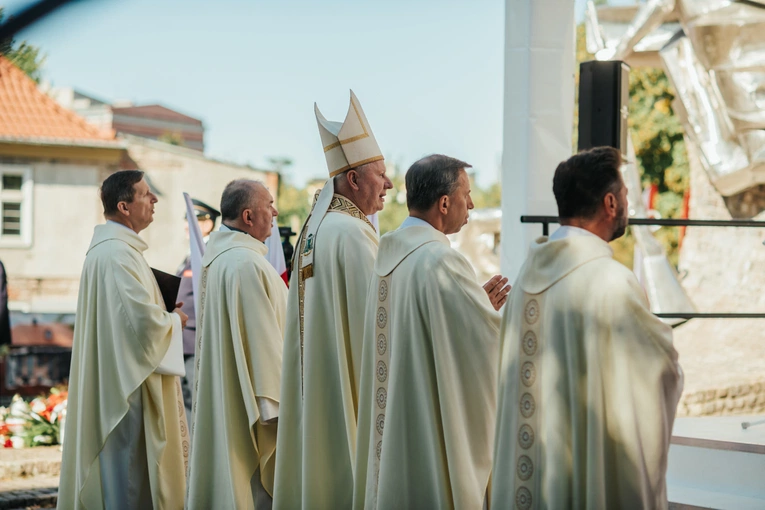 Msza św. przy pomniku Obrońców Poczty Polskiej