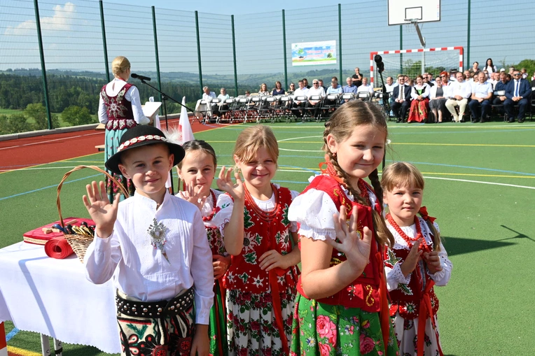 Czerwienne Dolne. Naszej szkole marzyły się zmiany...
