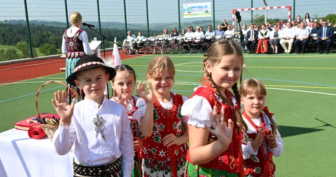 Czerwienne Dolne. Naszej szkole marzyły się zmiany...