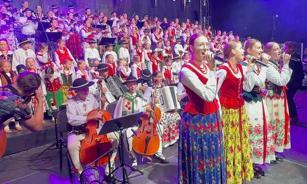 Mała Armia Janosika. Koncert w Żórawinie z rekordową publiką