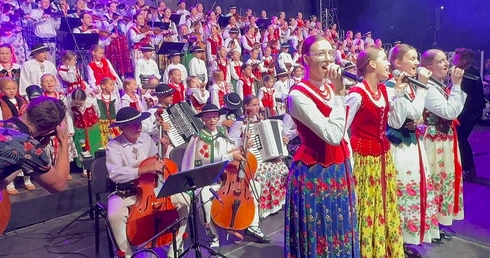 Mała Armia Janosika. Koncert w Żórawinie z rekordową publiką