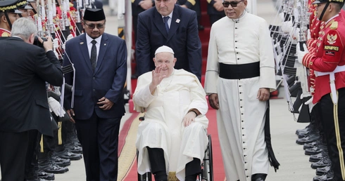 Franciszek jest trzecim papieżem odwiedzającym Indonezję, kraj z największą liczbą muzułmanów na świecie