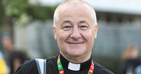 Bp Artur Ważny dla „Gościa”: Młodych porywa propozycja świata. Ale ciągle wierzę, że Kościół może im dać to, czego potrzebują