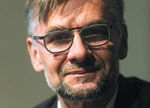 „Medytacje na 31 dni” Wojciecha Kassa. Poezja, która uczy, jak zapominać o sobie