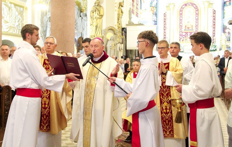 	Dzieło Słoweńców poświęcił biskup tarnowski Andrzej Jeż.