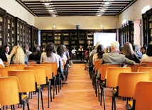 Ośrodek od lat organizuje warsztaty, konferencje i cykle wykładów skierowane do szerokiego grona odbiorców.