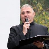 Ksiądz Tomasz Waśkiewicz zaprasza do parafii w Małęczynie.