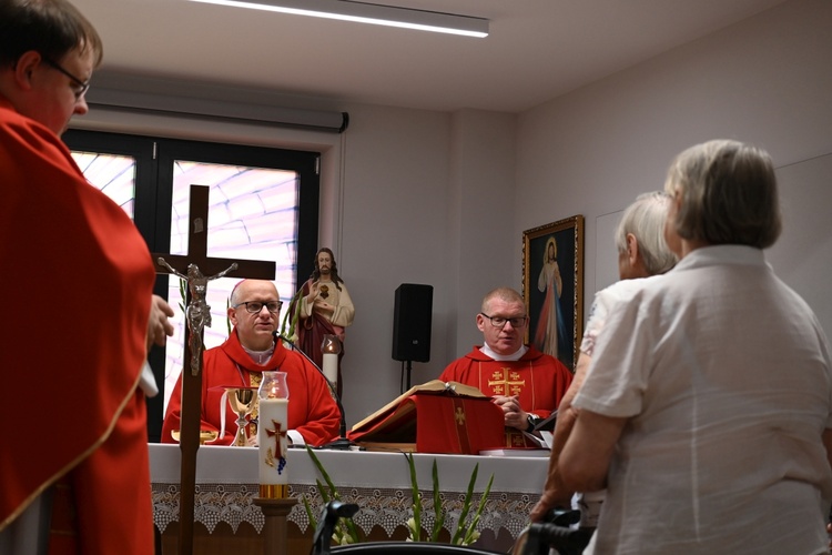 Poświęcenie kaplicy bł. Alojzego Ligudy w DPS w Opolu