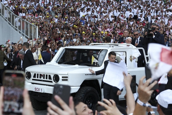 Papież do potrzebujących: jesteście skarbem Kościoła w Indonezji