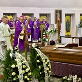 Zmarły odszedł do Pana w 40. roku kapłaństa.